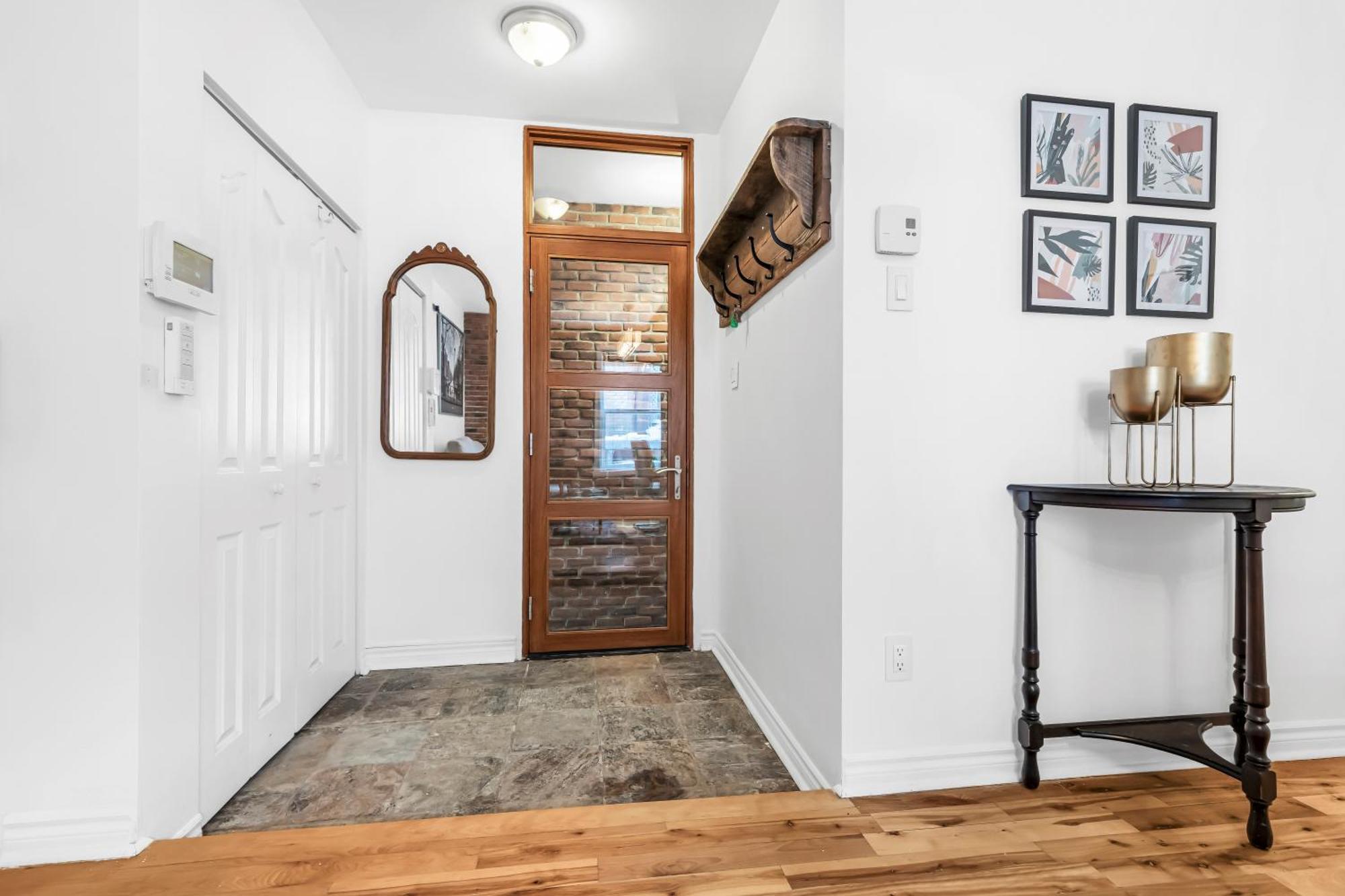 Beautiful 3-Bedrooms In Heart Of Plateau Mont-Royal Монреаль Экстерьер фото