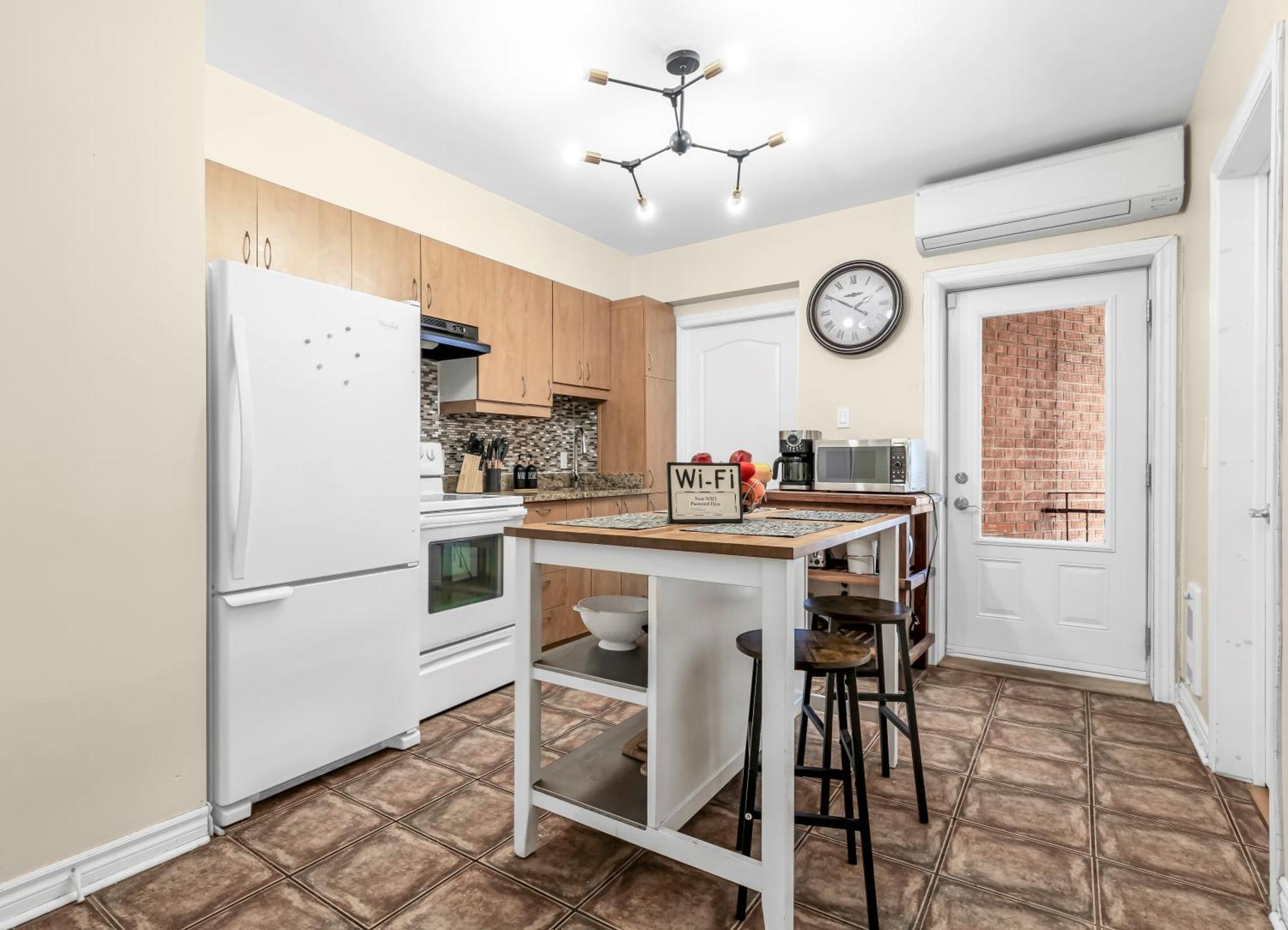 Beautiful 3-Bedrooms In Heart Of Plateau Mont-Royal Монреаль Экстерьер фото
