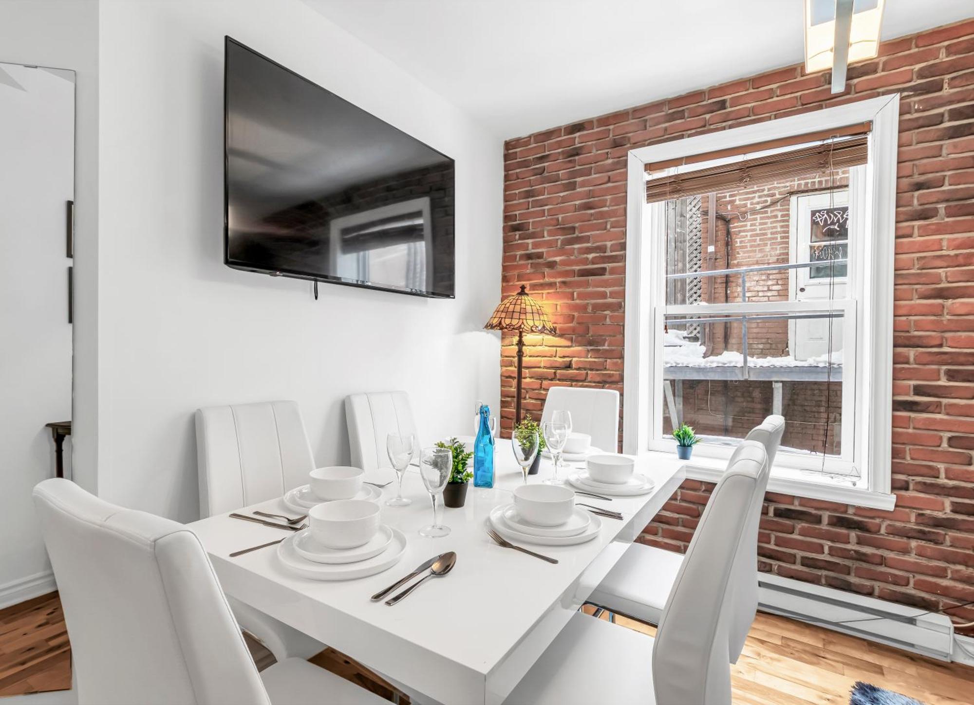 Beautiful 3-Bedrooms In Heart Of Plateau Mont-Royal Монреаль Экстерьер фото