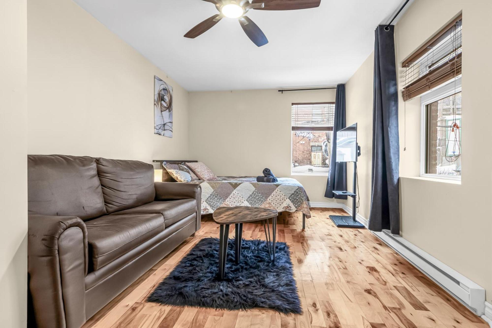 Beautiful 3-Bedrooms In Heart Of Plateau Mont-Royal Монреаль Экстерьер фото